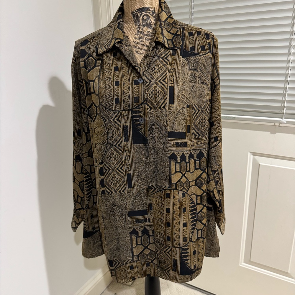 Geometric Patterned women button down top size XXL?